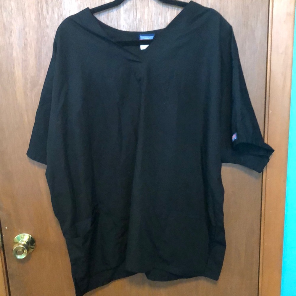 3X Cherokee Workwear black shirt sleeves scrubs shirt.